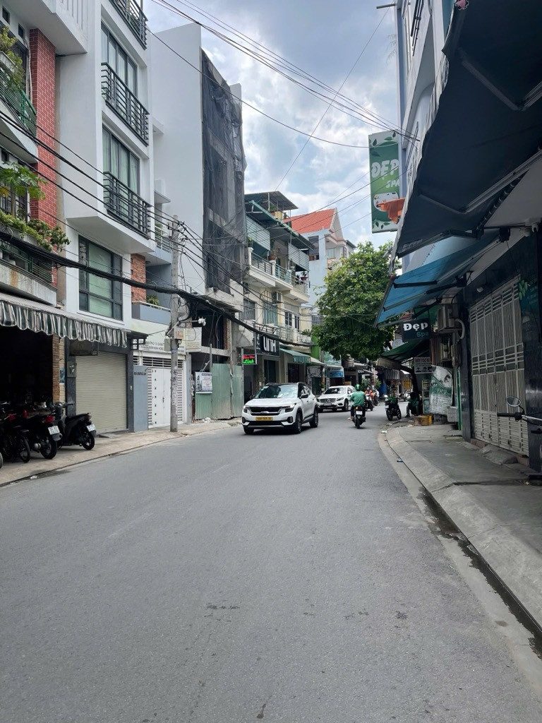 NHÀ NGAY ETOWN CỘNG HÒA – 77 M2 – CHỈ 90TR/M2 – HXH ĐỖ CỬA VỊ TRÍ VIP – CÁCH MẶT TIỀN 1 CĂN