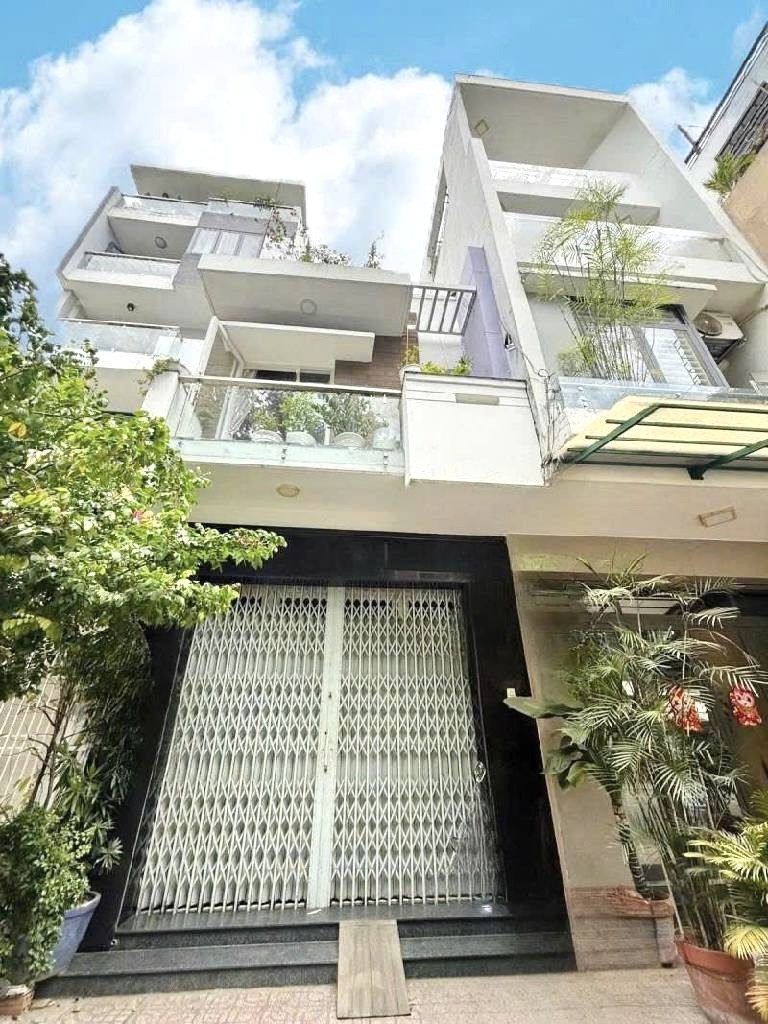 Bán Nhà riêng 57m2 có sẵn 57 m2 thổ cư giá 14.5 tỷ tại đường Bàu Cát 8 Phường 13 Quận Tân Bình TP. Hồ Chí Minh