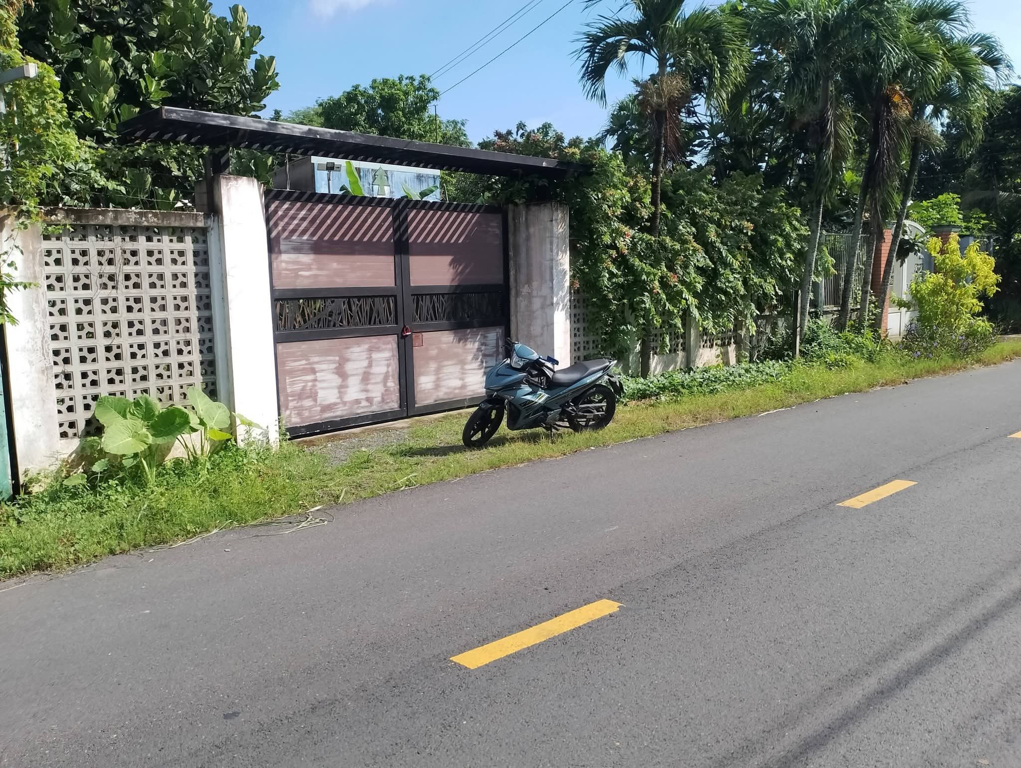 Bán nhà vườn mặt tiền đường Bàu Lách xã Phạm Văn Cội Củ Chi TPHCM, DT: 20x51m.