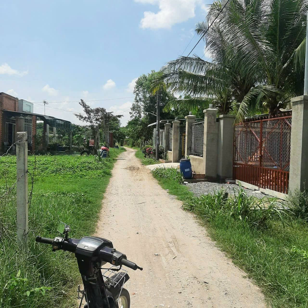 BÁN ĐẤT NGAY TẠI KP AN TỊNH ĐƯỜNG BÀU MÂY , 306m2, SHR, 1 TỶ 2