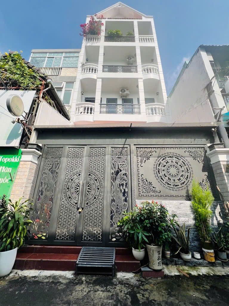 NHÀ ĐẸP 911 LẠC LONG QUÂN – NGAY NGÃ TƯ BẢY HIỀN – ÂU CƠ – TRƯỜNG CHINH – 4 TẦNG – GARA XE HƠI – CHỈ 13.6 TỶ