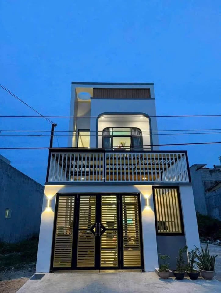 NHÀ 1 LẦU 1 TRỆT VEN SÔNG , THÍCH HỢP CHO ANH CƯ NGHỈ DƯỠNG