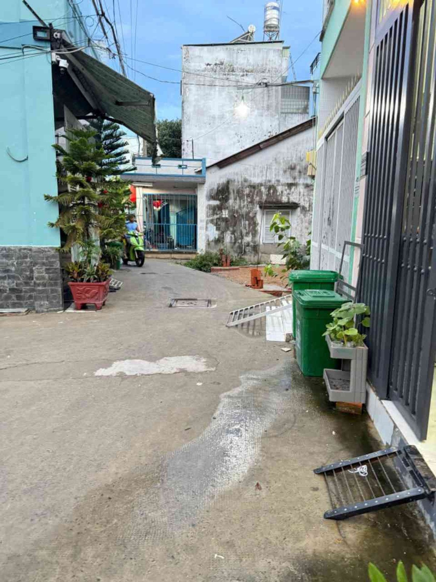 BÁN NHÀ 2 TẦNG  BẾN PHÚ ĐỊNH - DT 54M2 - 3PN - CÓ BAN CÔNG RỘNG RÃI - HẺM RỘNG THÔNG THOÁNG- 3,75 TỶ.