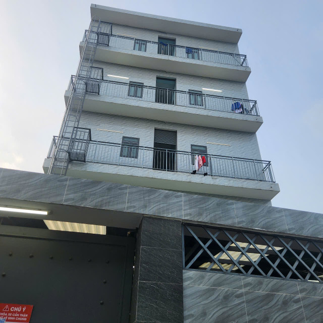 Bán nhà fuf thổ 2Mt trước sau. Có 28 căn hộ 75 triệu/tháng * 10 x 46