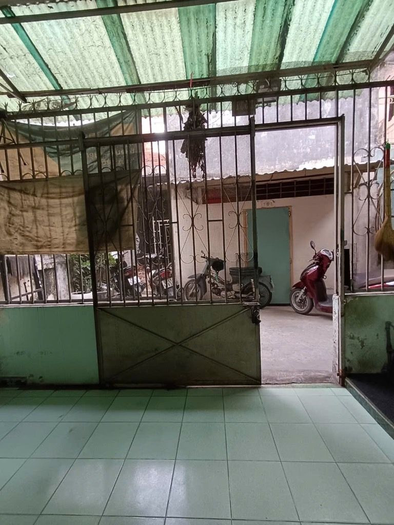 Nhà Đẹp 2 Tầng Bến Bình Đông, Gần Cầu Chà Và, Cầu Chánh Hưng, Sổ Riêng, Giá Nhỉnh 3 Tỷ Xíu ( TL )