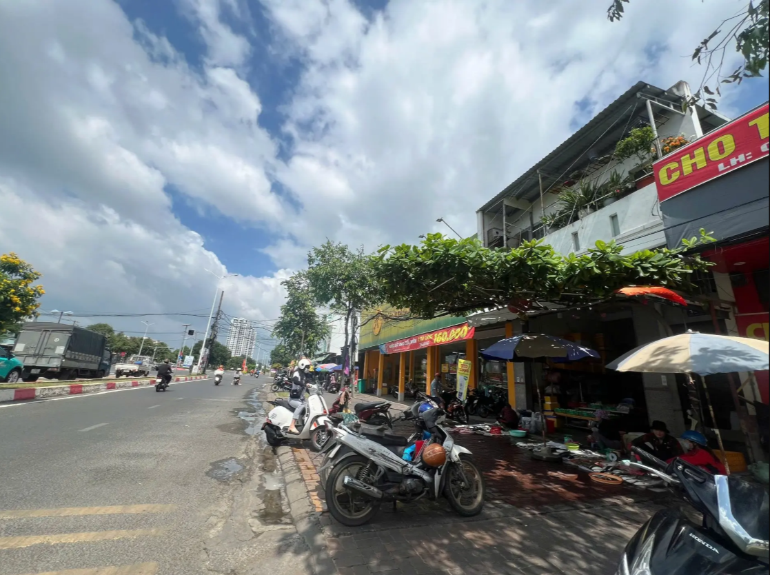 🏡 CHO THUÊ NHÀ MẶT TIỀN – 1 TRỆT 1 LẦU – DIỆN TÍCH 180M² – GIÁ 30 TRIỆU/THÁNG