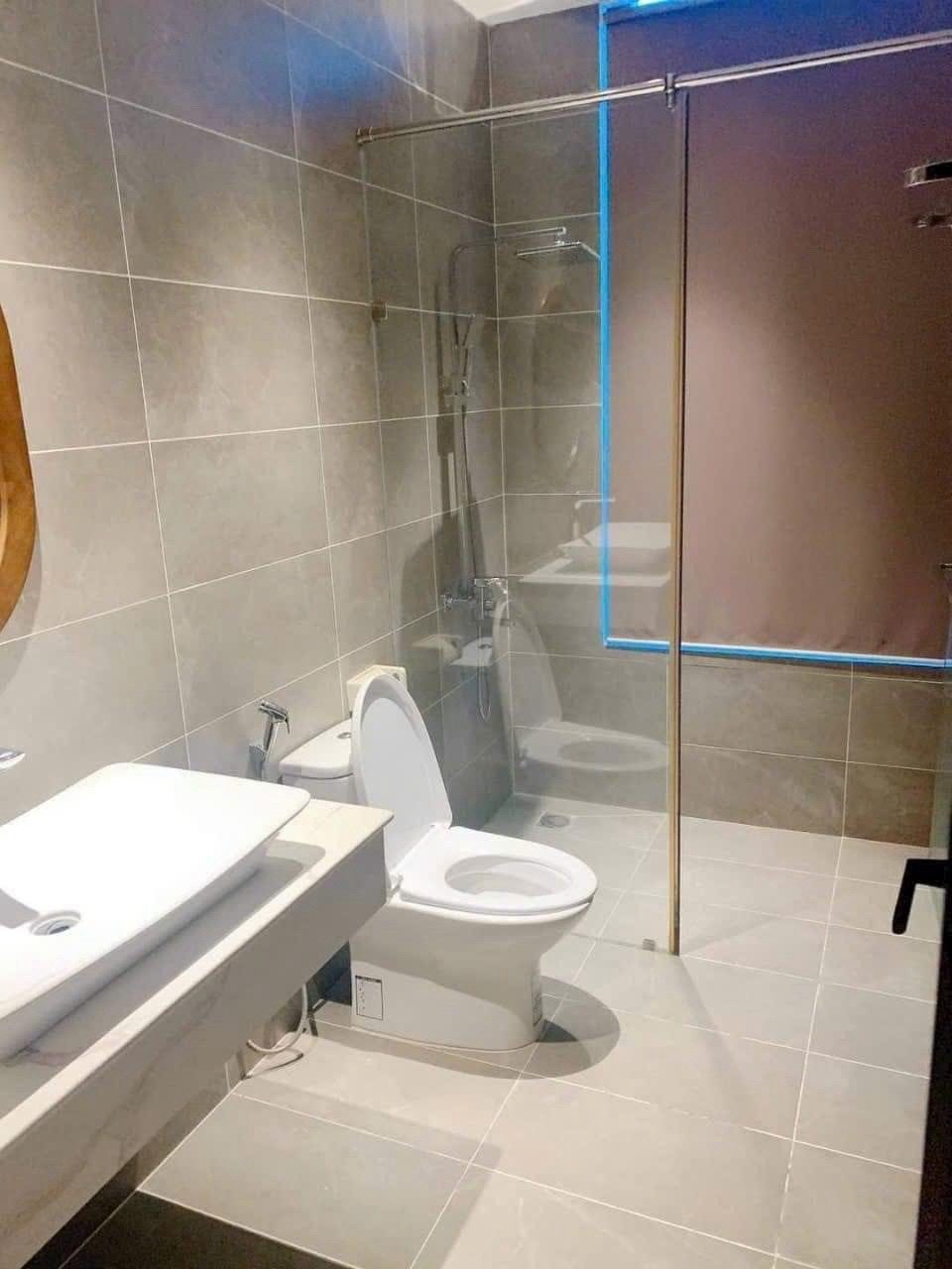 BÁN NHÀ 1 TRỆT 3 LẦU MỚI ĐẸP MẶT TIỀN BÌNH GIÃ , P8, CĂN GÓC 2 MẶT TIỀN