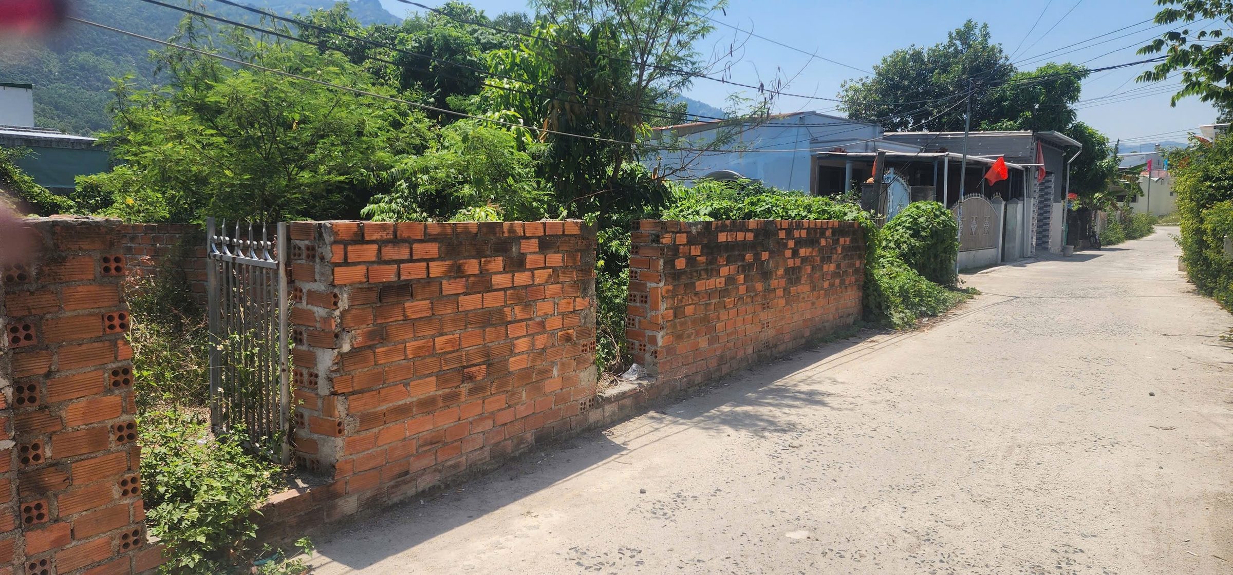 👉 Đất đẹp Lô Góc — 109m2 ( 7x 15,7m ) - H6
Đẹp cho A/C Đầu Tư hay Một Gia đình trẻ muốn xây tổ ấm  —— Hoặc mua để giành 🤗

       • Vị trí tốt, ngay khu dân cư đông — Tiện Ích cận kề
       • Phước Hạ, ( Phước Đồng ) — Phường Nam Nha Trang —  (cách đư