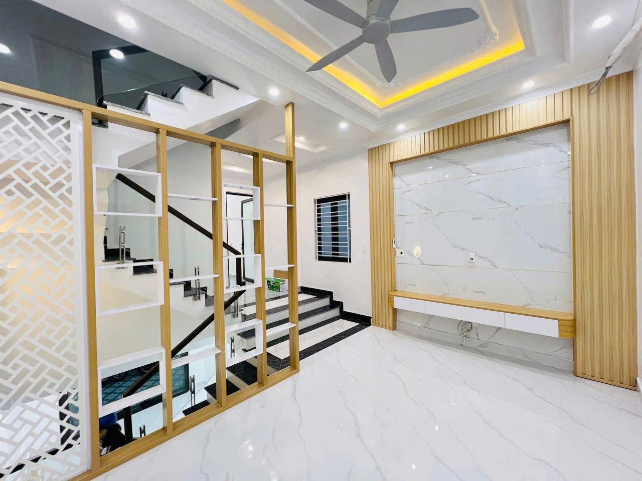 Bán nhà 4 tầng 40m2 tại Bình Kiều. Đông Hải, Hải Phòng - Oto đỗ gần nhà ngõ thông thương