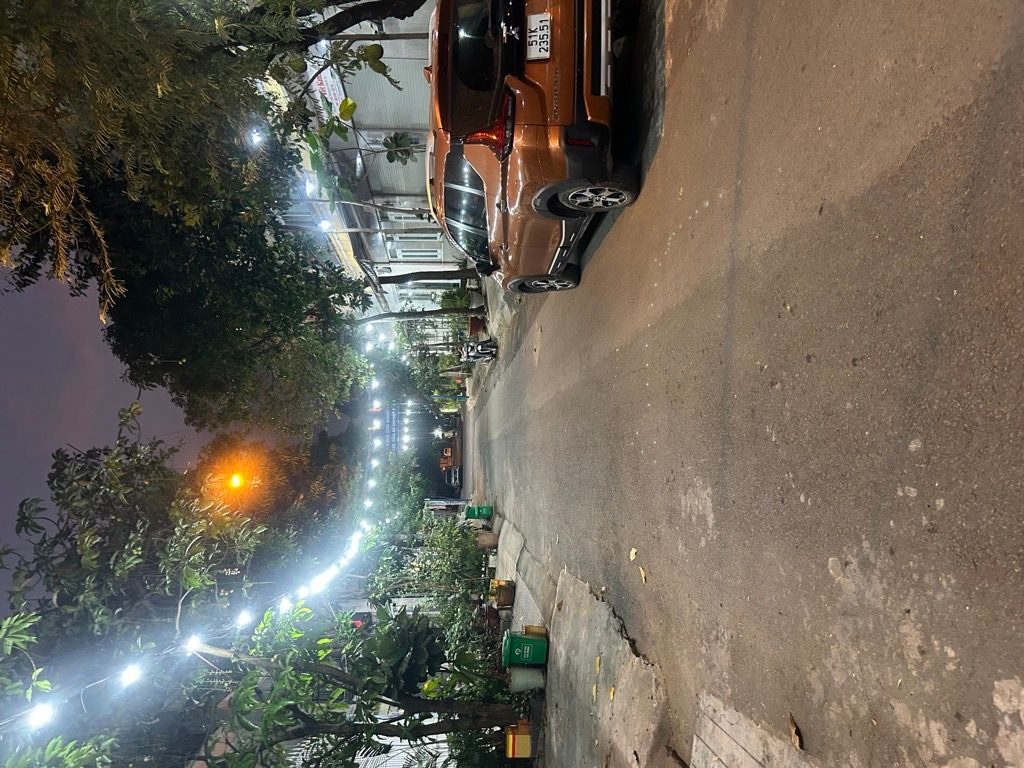 Gấp bán nhà phân lô liền kề, sỏi hồng riêng, bình lợi