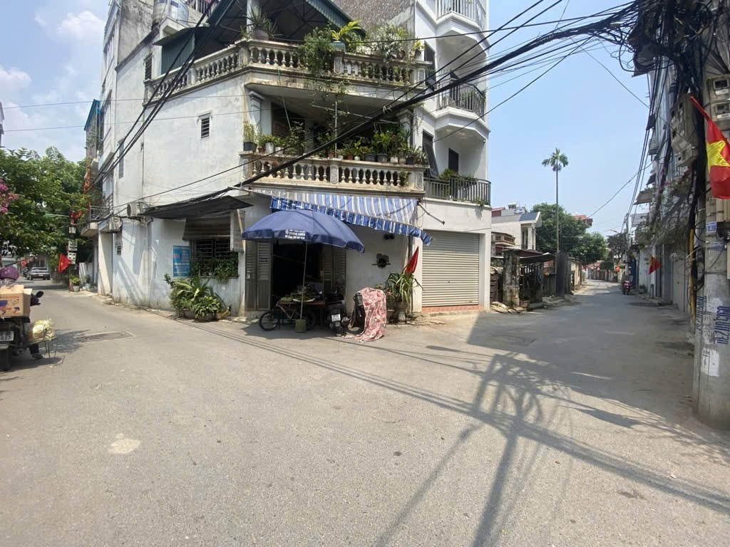 Hàng xóm Vin sát học viện nông nghiệp