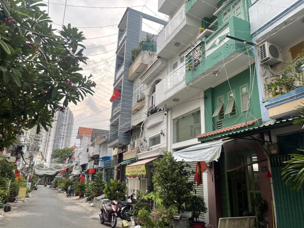 MTKD TRỤC LÝ CHIÊU HOÀNG. AN DƯƠNG VƯƠNG Q6. DT 120M2. HƠN 6 TỈ. 2 TẦNG. NỞ HẬU TÀI LỘC. 434