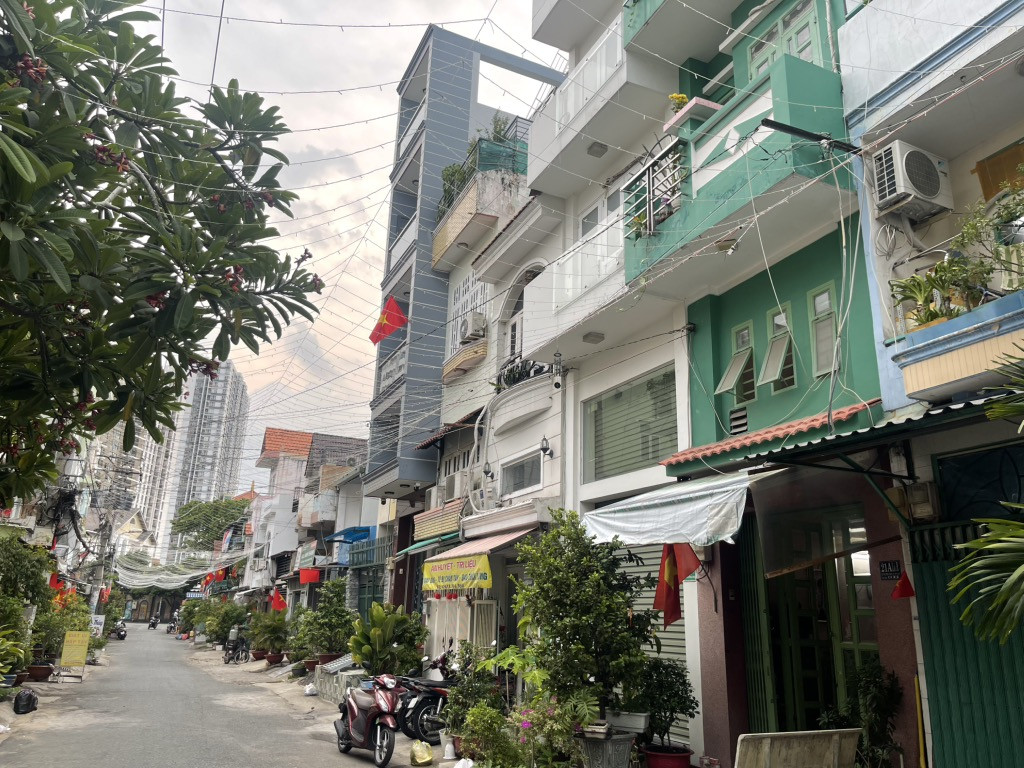MTKD TRỤC LÝ CHIÊU HOÀNG. AN DƯƠNG VƯƠNG Q6. DT 120M2. HƠN 6 TỈ. 2 TẦNG. NỞ HẬU TÀI LỘC. 434