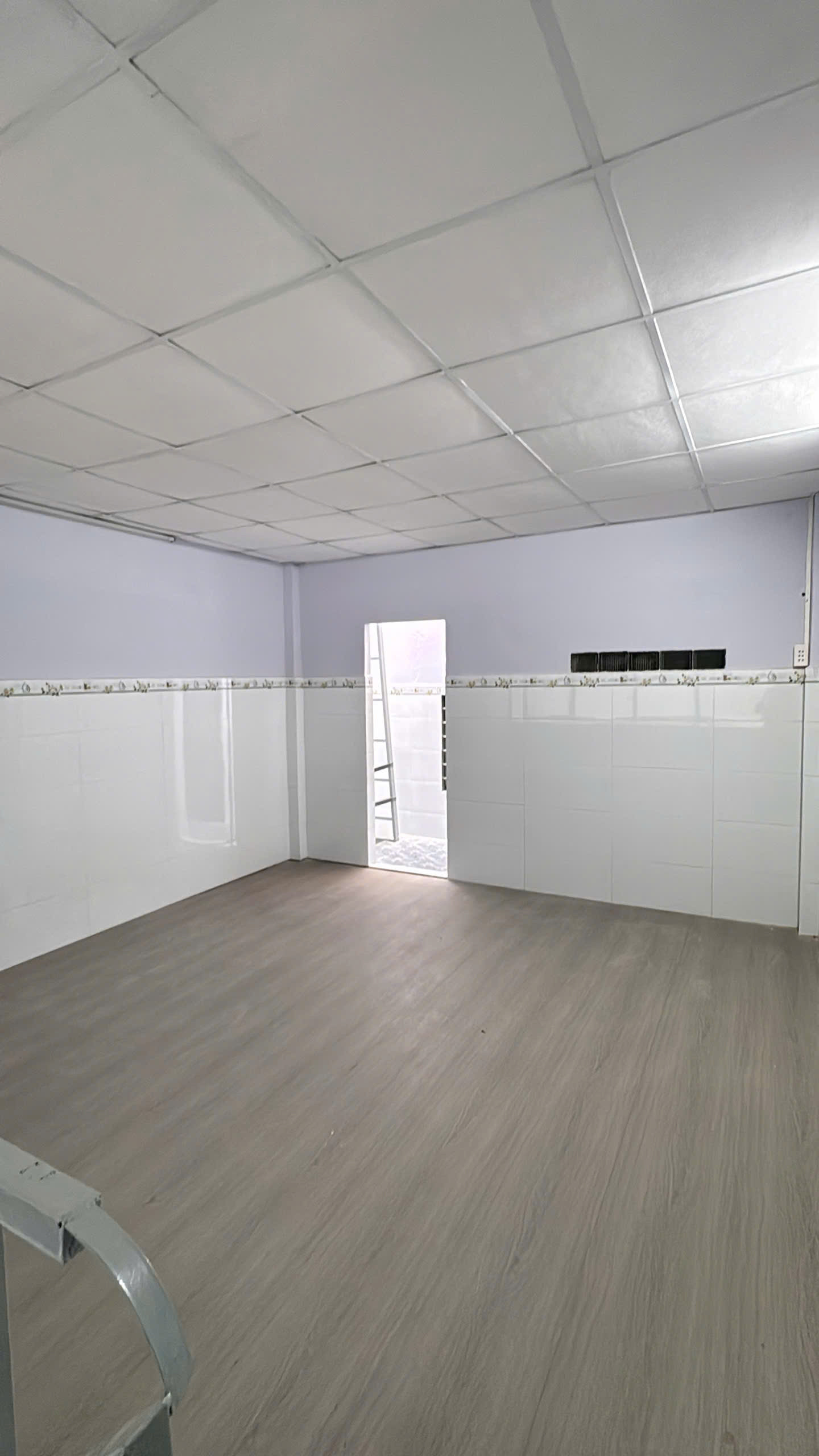 Kẹt tiền bán gấp 3tỷ400 còn bớt - 48m2 - ngay Ngã Tư Bốn Xã - nhà mới ở ngay - lỡ là tiếc