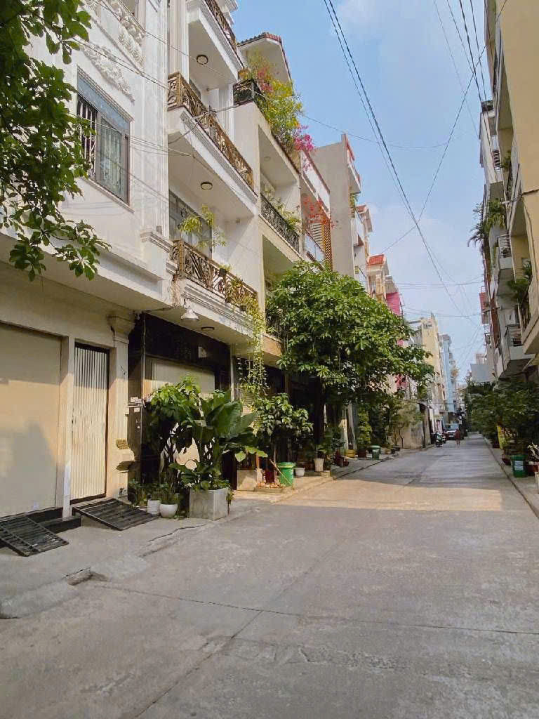 Ngay Aeon Tân Phú - DT: 64m2 (4mx16m) - HXH - Đúc 2 Lầu 4PN Nhỉnh 8 Tỷ TL Mạnh