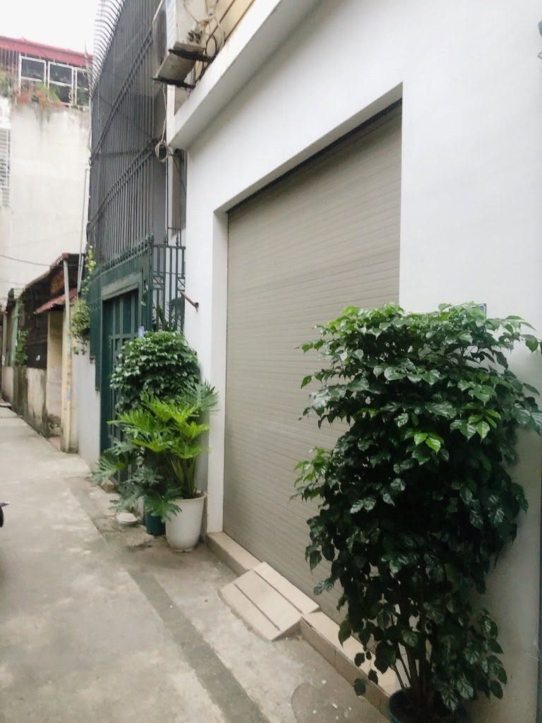 10 Triệu/Tháng - Cho Thuê Nhà Nguyên Căn Phố Bồ Đề - 42m2 x 4 Tầng 4 Ngủ - Riêng biệt