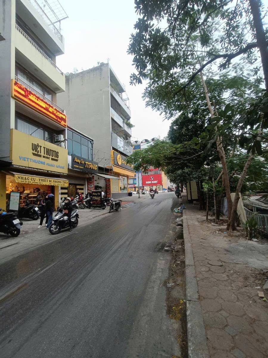 104m2 Đất Mặt Bờ Sông Sét - Trương Định: Vỉa Hè, Ô Tô Tránh - 21.5 tỷ