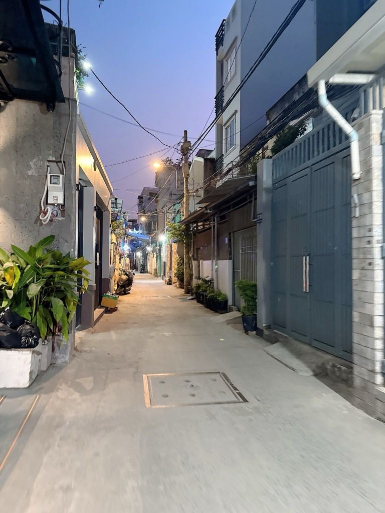HXH Bùi Đình Túy ,p24 .Q Bình Thạnh 75m2 
Giá 7,95 tỷ. Đất trống 
Dt : 4m × 21m ,được phép xây dựng hơn 3 tầng 
☎lh 0342116231 phi nhà đẹp