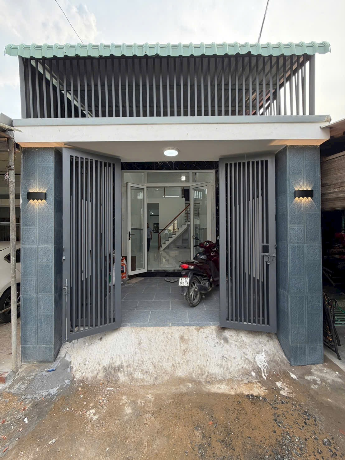Bán nhà 1 lầu 1 lững phường Tân Vạn Dt: 70m2.Sổ Riêng.Thổ Cư. Đường Ô Tô Giá chỉ: 2tỷ350triệu