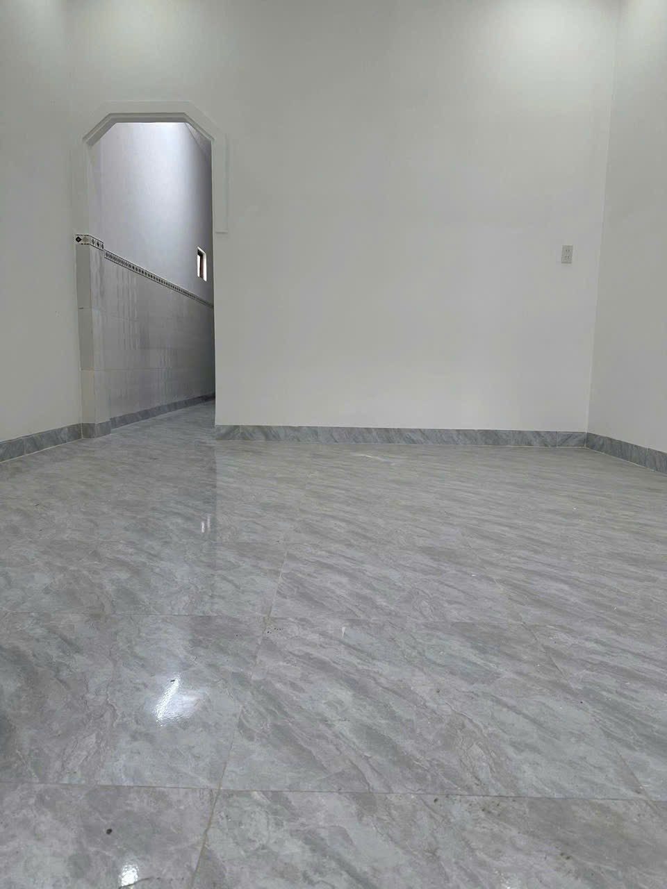Bán Nhà mặt tiền đường Bùi Huy Bích giá rẻ hơn thị trường 500tr
