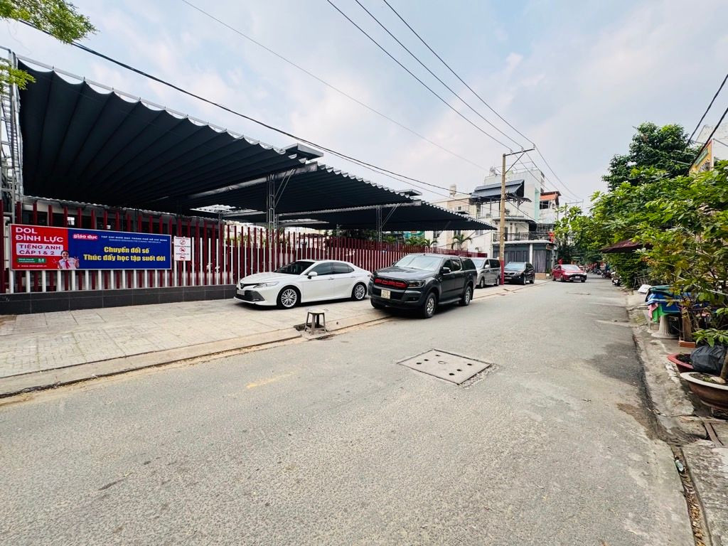 Gấp bán nhà hẽm xe hơi, 2 tầng sổ hồng riêng, gò vấp