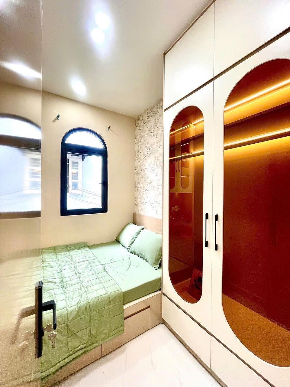 Bán gấp nhà 1 TỶ 780 đầy đủ nội thất đường Bùi Quang Là P12 Gò Vấp , 2PN - Sổ hồng riêng