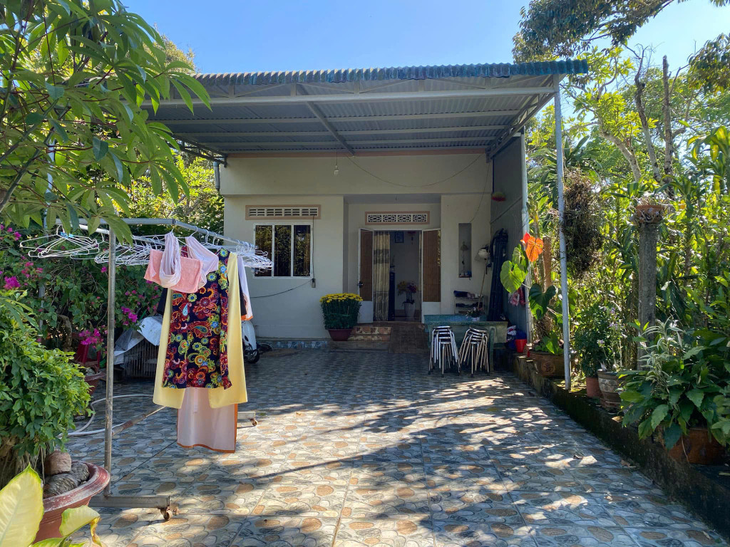 Bán nhà & đất thổ cư 204m² tại hẻm 243 đường Bùi Thị Xuân, Phường 1, Thành phố Bảo Lộc, Lâm Đồng giá 3 tỷ, có thương lượng với khách thiện chí.