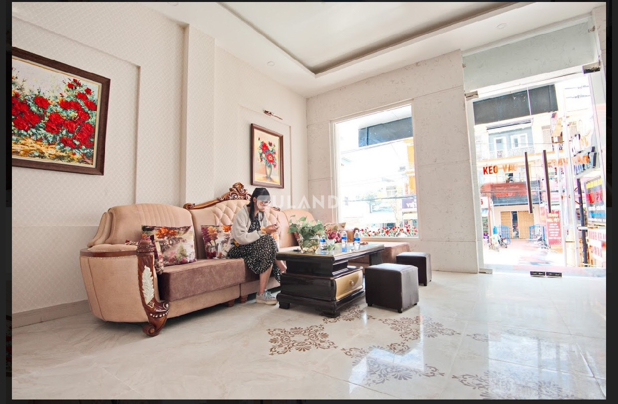 Bán khách sạn đang kinh doanh tốt