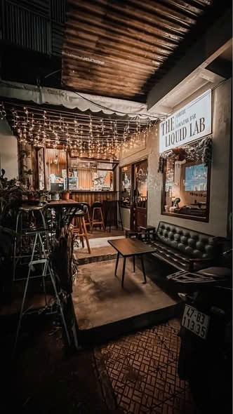 SANG NHƯỢNG COFFEE & COCKTAIL BAR Địa chỉ:* 28 Bùi Thị Xuân, Phường Xuân Hương, Đà Lạt