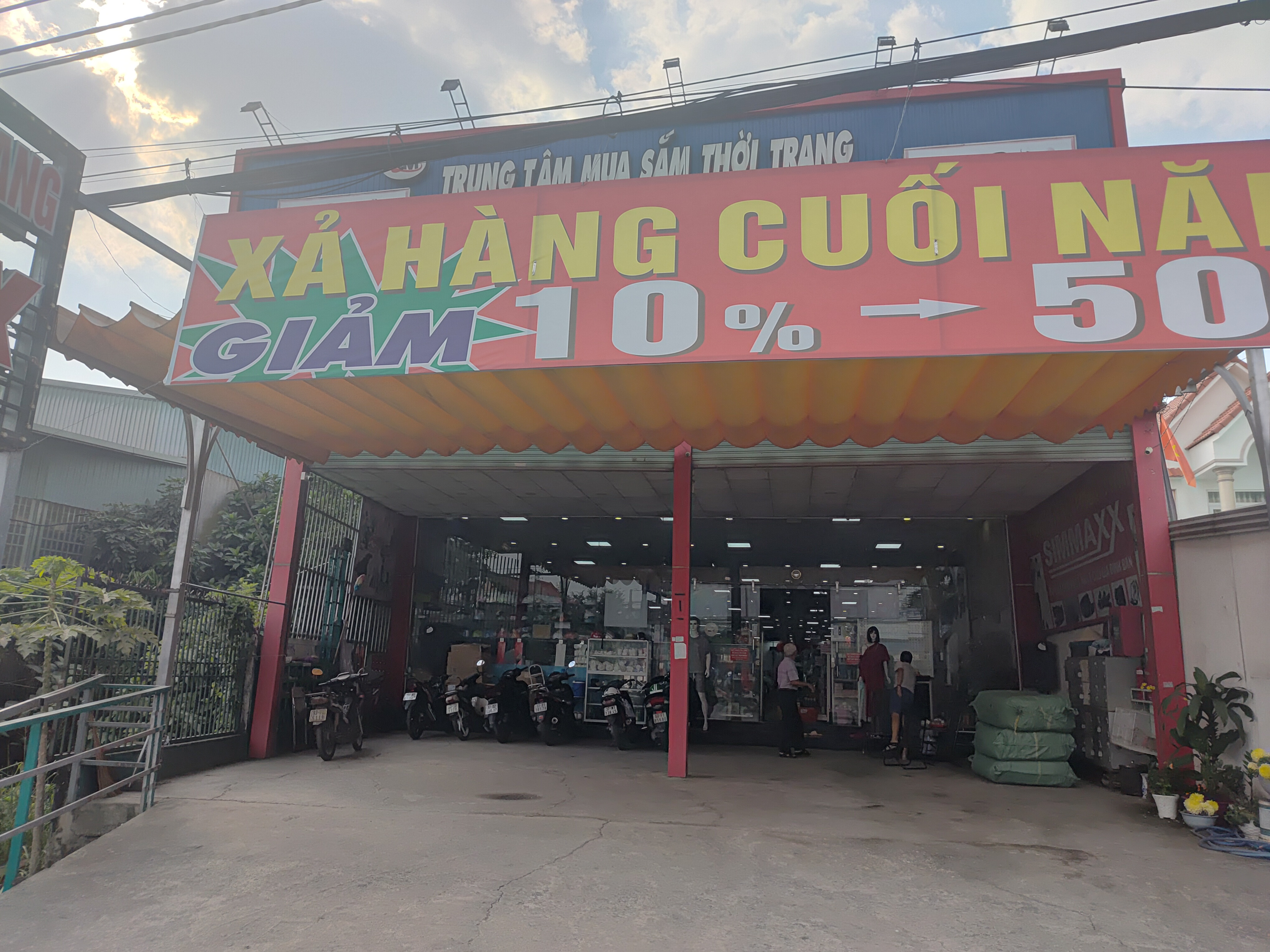 Mặt tiền siêu thị vippp khu vực Bùi vĂn Hòa