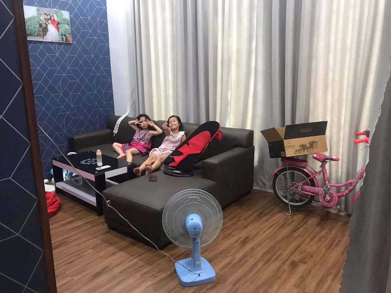 Bán nhà đẹp SR ngã 3 Vũng Tàu, dt 7x10, giá 2 tỷ.