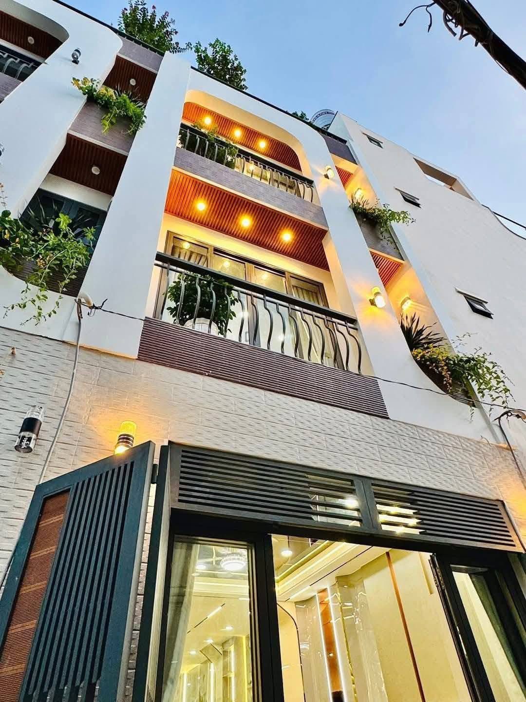 Bán, Nhà riêng, 70m², thổ cư 5m², giá 4 tỷ, tại Đường Bùi Viện, Phường Bến Thành, Quận 1, TP. Hồ Chí Minh