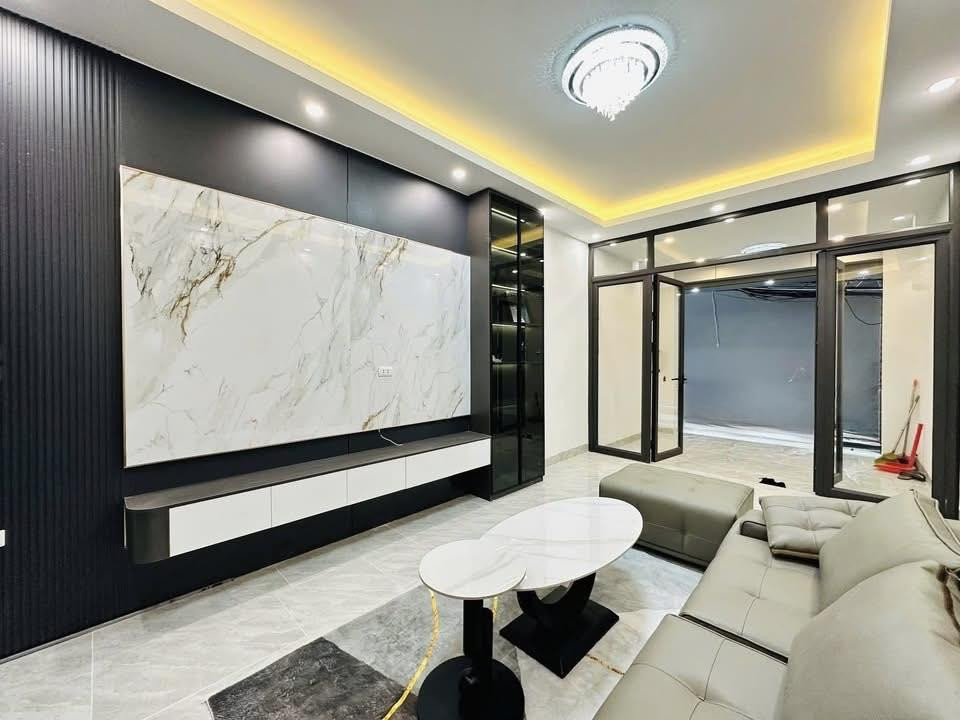 Cho Thuê Nhà Ngõ 186 Đường Bưởi 45M² 6 Tầng Thang Máy - Nội Thất CB - Giá Thuê 22tr
