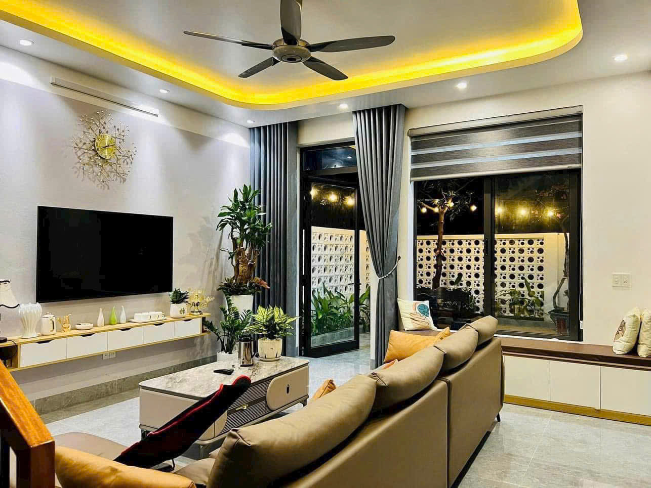 CHỦ XÂY TÍNH Ở NHƯNG MÀ ĐANG NGỘP THỞ VỐN LÀM ĂN NÊN NHƯỢNG LẠI CĂN NHÀ - NGAY CHỢ TÂN BÌNH