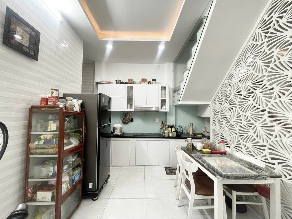 NHÀ HẺM 1014 CMT8 – P. TÂN SƠN NHẤT – GẦN CV LÊ THỊ RIÊNG