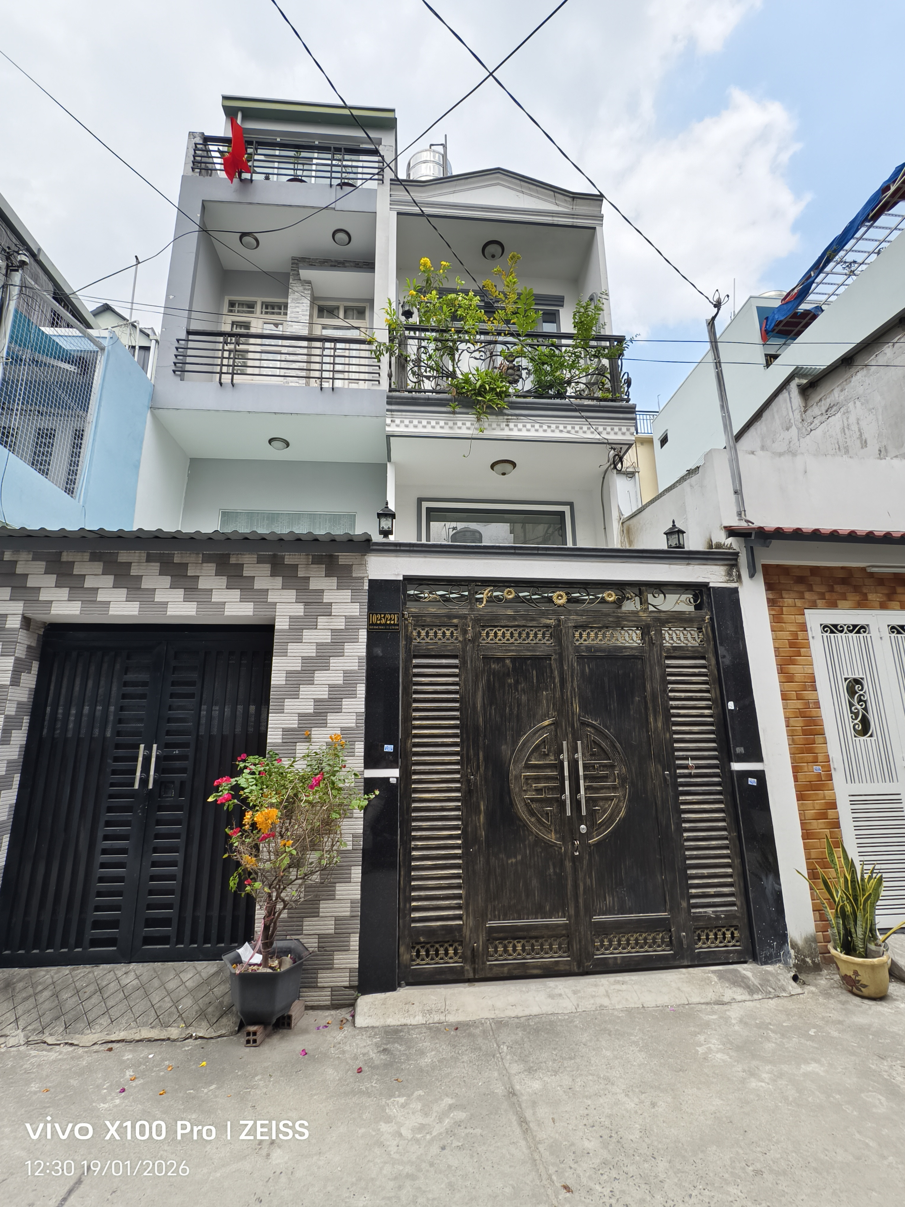 CMT8 Nhà đẹp 3 tầng 3 x 14 HXH 6m khu cư xá Tự Do