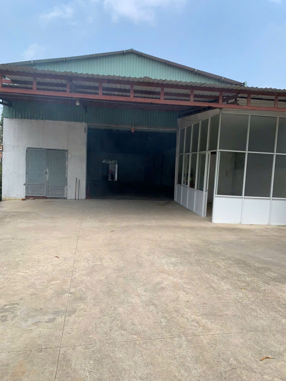CHO THUÊ XƯỞNG 700m2 TẠI THUẬN AN