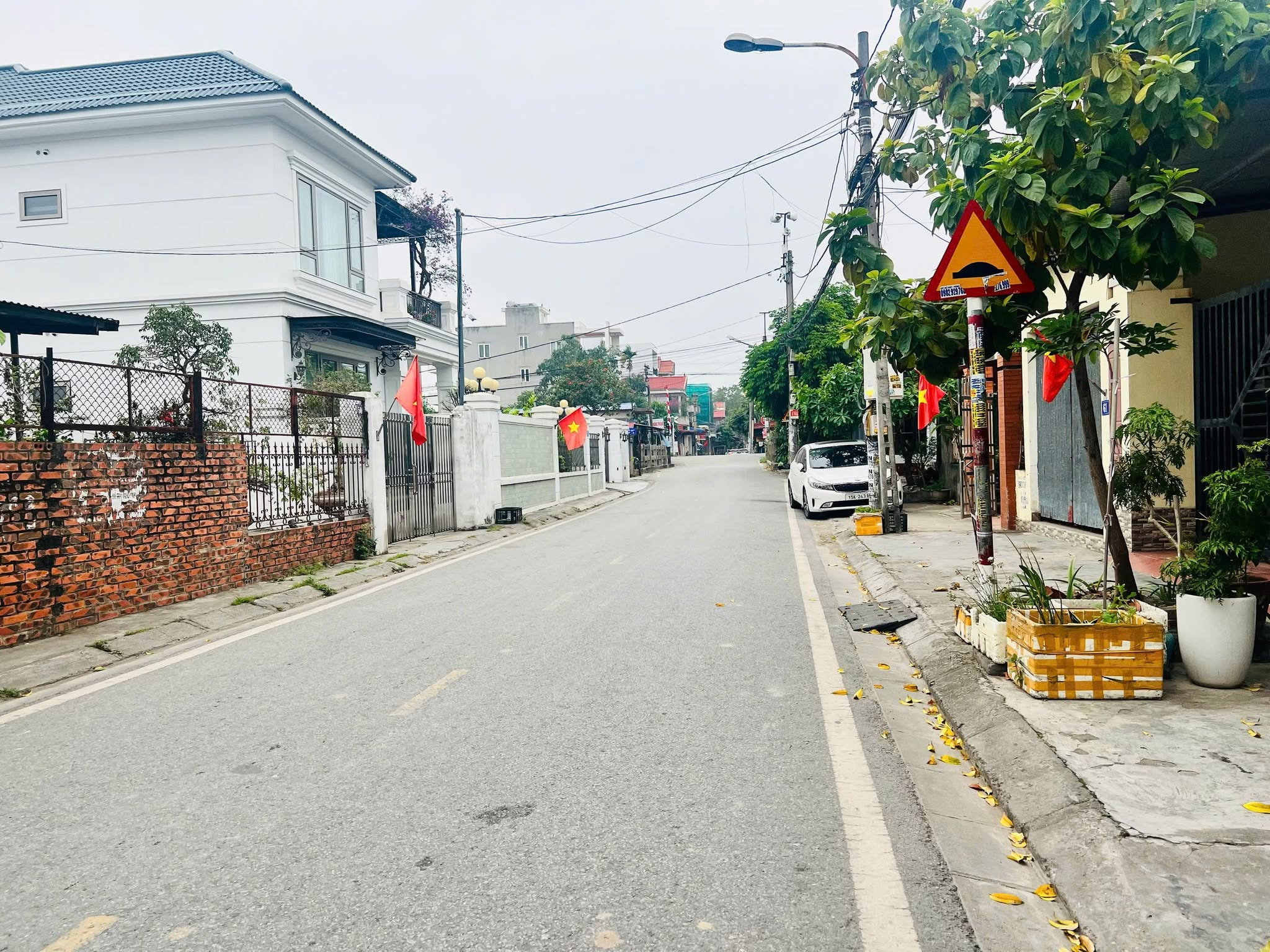 BÁN ĐẤT MẶT ĐƯỜNG CAM LỘ, HÙNG VƯƠNG – HỒNG BÀNG 65,2m²  chỉ 2 tỷ
LH 0979087664