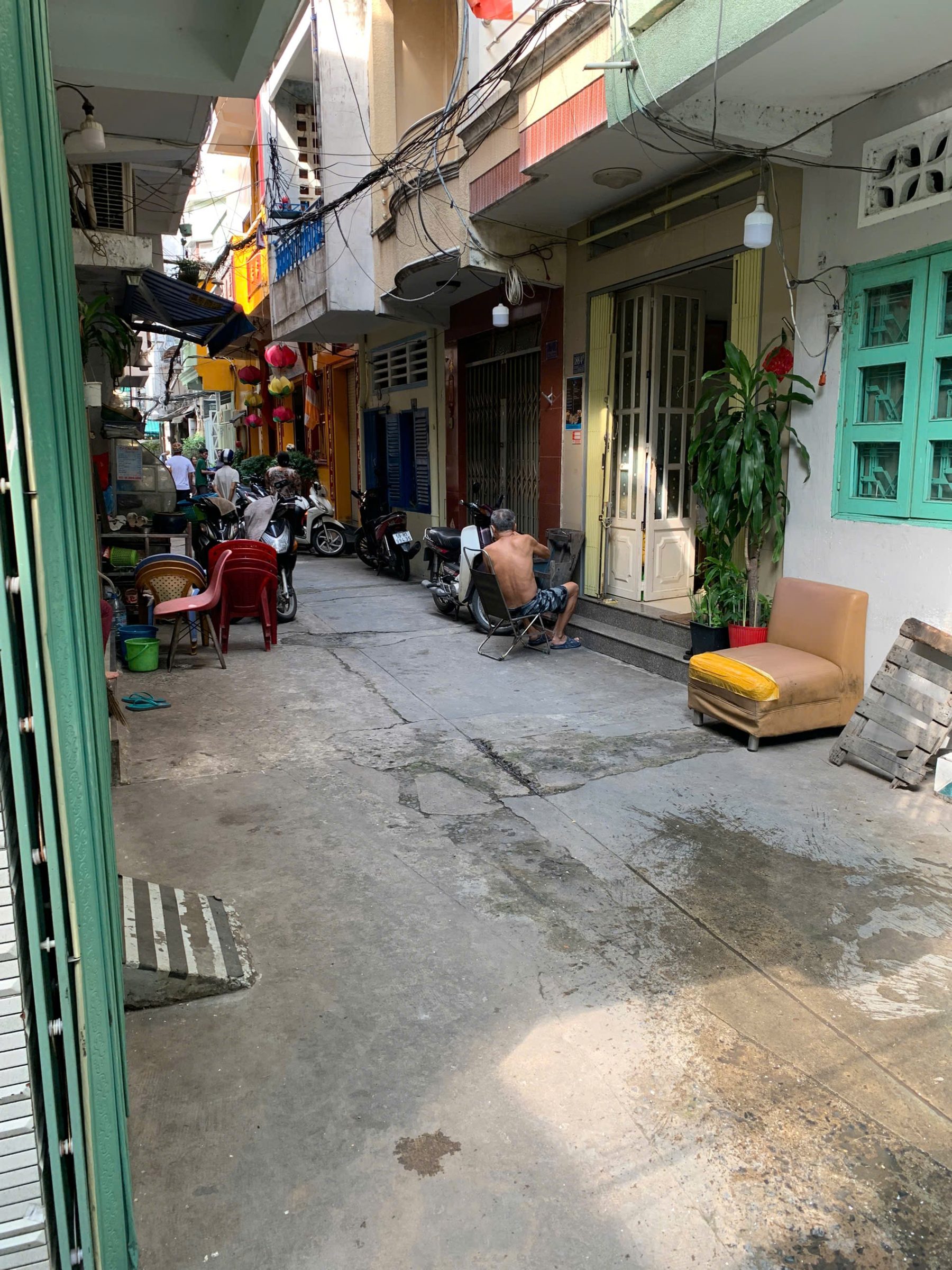 CAO ĐẠT QUẬN 5 - 3 CĂN RA MẶT TIỀN - HẺM THÔNG CHỈ 5.x TỶ NGANG 3.2M