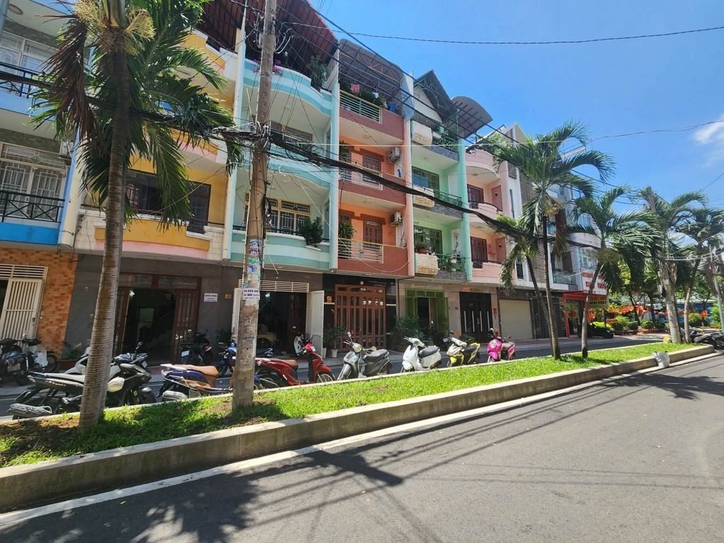 MẶT TIỀN 4 TẦNG SÁT PARC MALL CAO LỖ, TRUNG TÂM QUẬN 8, GẦN TẠ QUANG BỬU, SHR, CHỈ 12,X TỶ