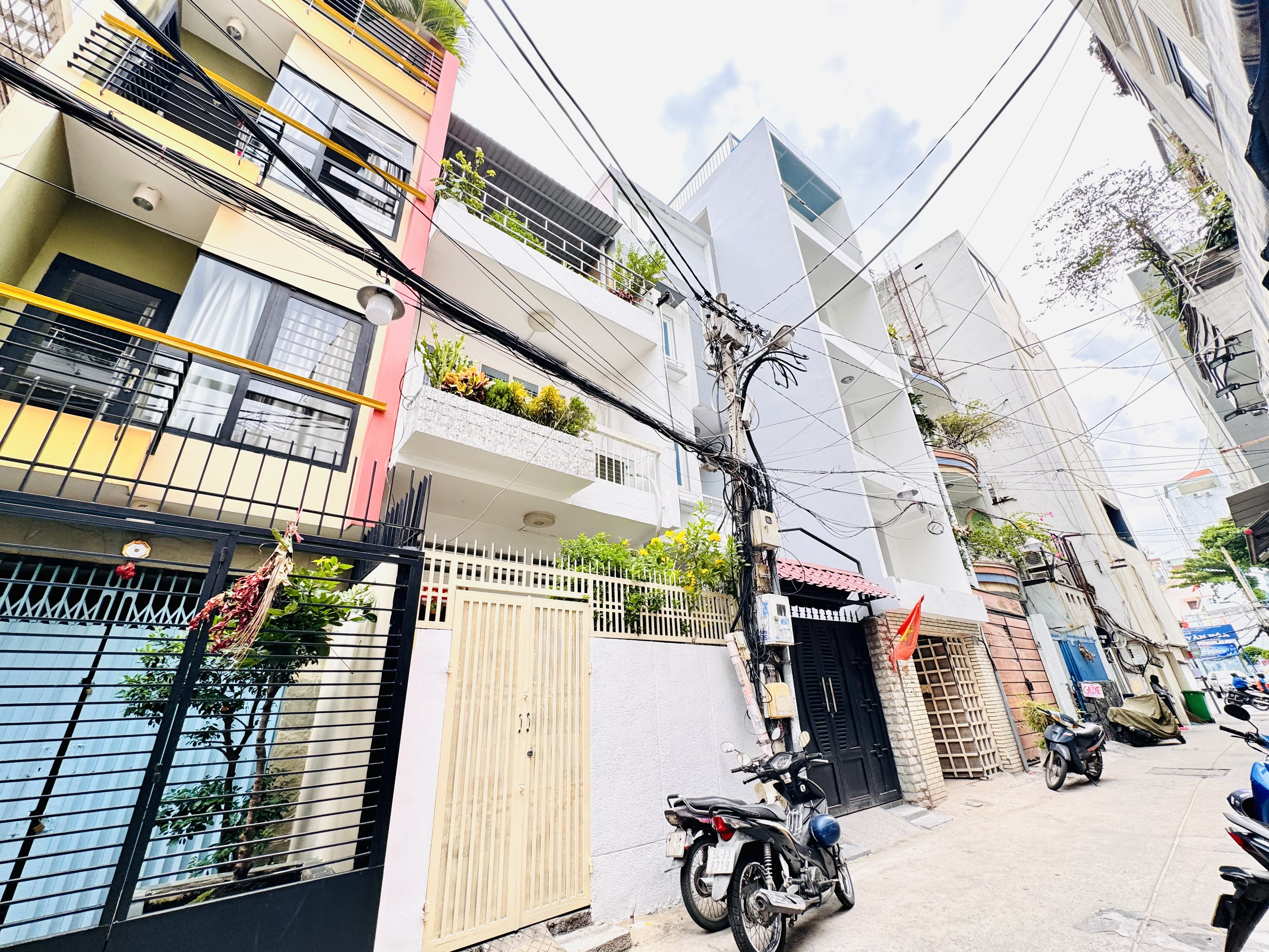 QUẬN 3: CHỦ XƯA BÁN ĐI ĐỊNH CƯ - NHÀ 4 TẦNG MẶT TIỀN HXH VÕ VĂN TẦN,P.BÀN CỜ- DT 82M2 FULL THỔ CƯ- 093.867.6685 GIANG GIANG - 4,2M*22M SH VUÔNG ĐẸP