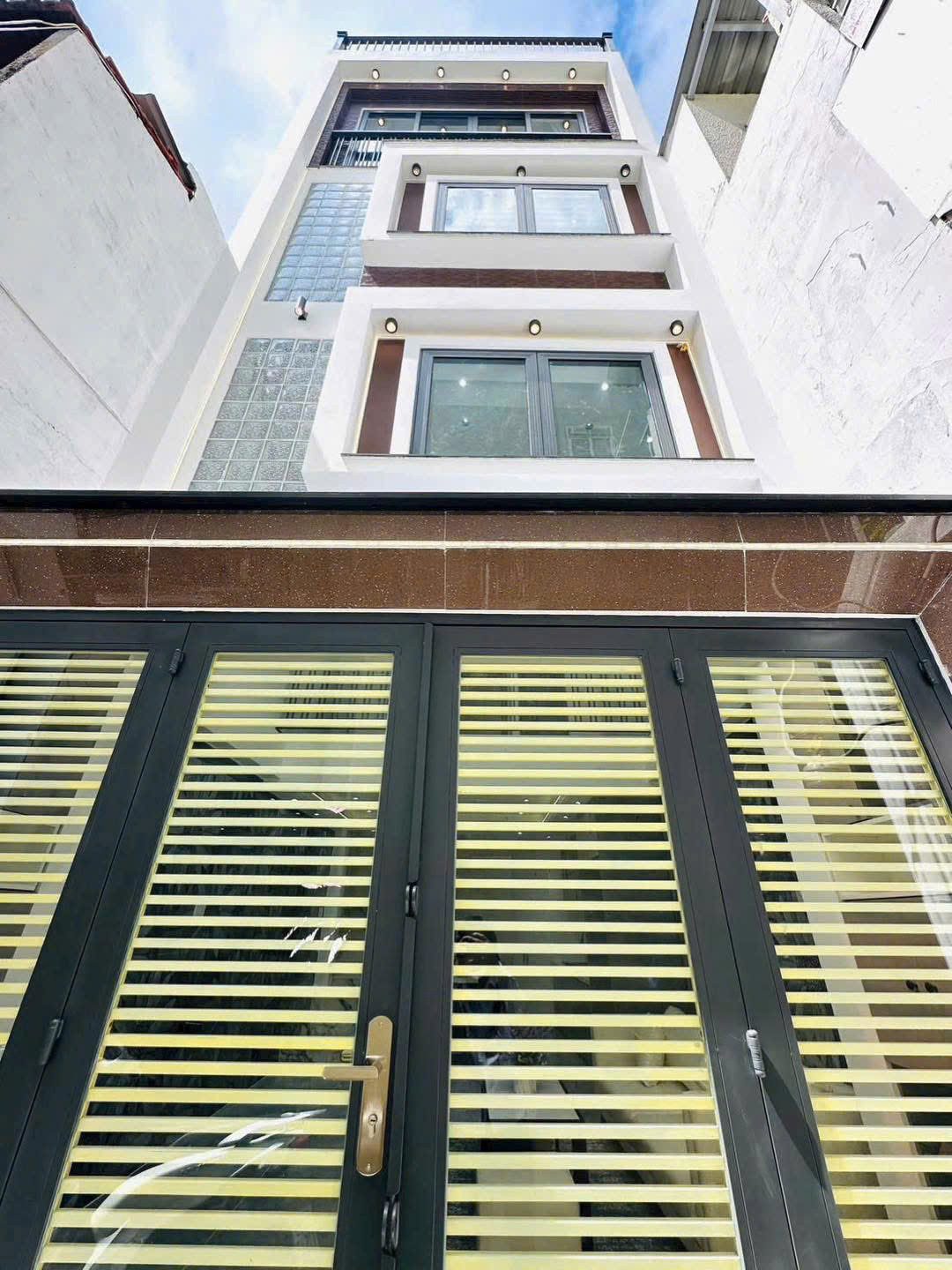 Chủ về quê bán gấp nhà gần MT Cao Thắng, P.17, Q. Phú Nhuận – 45m2 giá 2tỷ630r. Sổ sẵn.