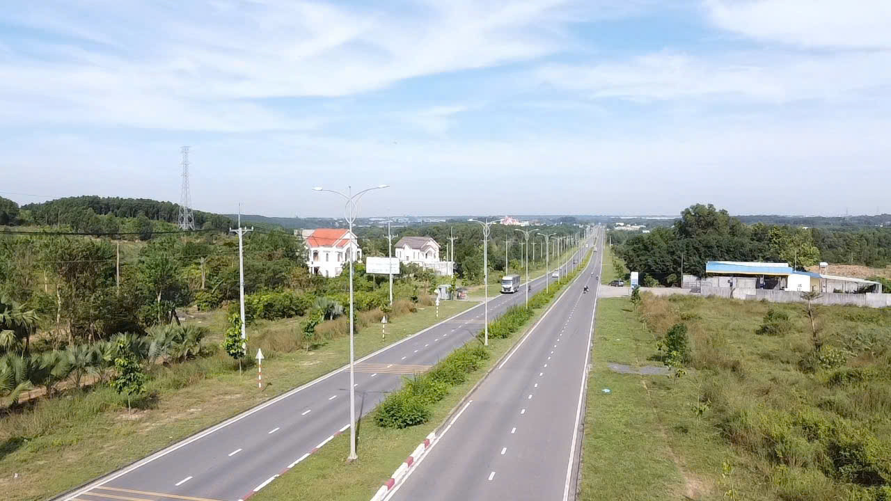 Chỉ 1tỷ2 có ngay 100m2 thổ cư ngay sân bay Long Thành. Hạ tầng 100%_Bao đông dân_Bao xây dựng. Tặng ngay SH 125i 80 triệu
