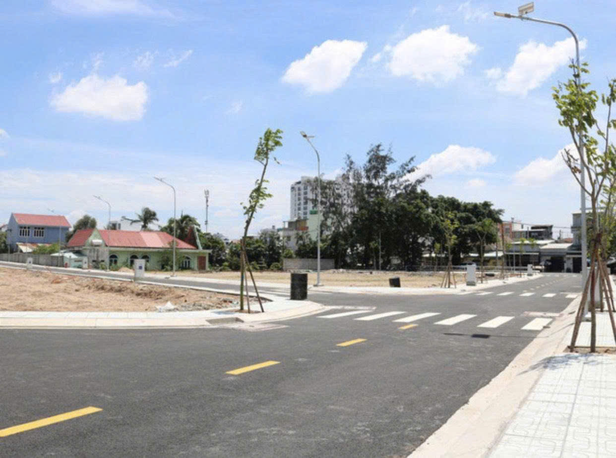 Lô 2 mặt tiền_130m2 thổ cư_Ngay vòng xoay BH-VT_Bao kinh doanh_Bao ở. Chỉ hơn 10tr/m2