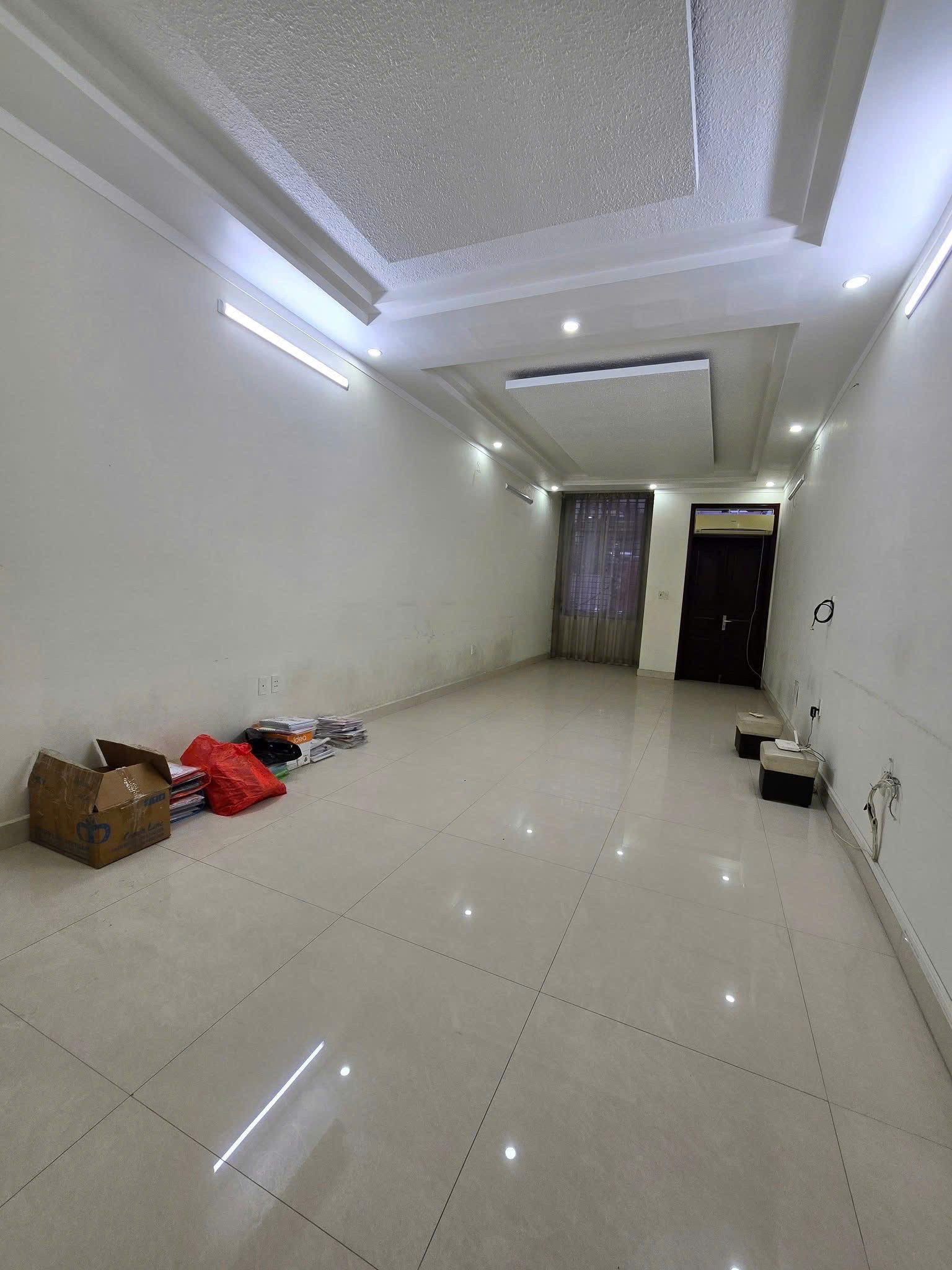 Mrs Tâm Bán Nhà 4 tầng Cát Cụt, Lê Chân – 76m², vỉa hè rộng 4m, kinh doanh đỉnh, 16 tỷ