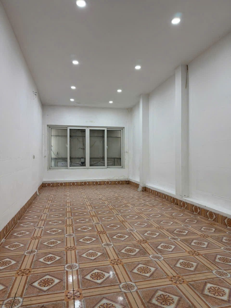 Cho thuê nhà 6 tầng,nhiều phòng,phù hợp nhiều mô hình kinh doanh,mặt đường 171 Cầu Diễn, 0387411622
