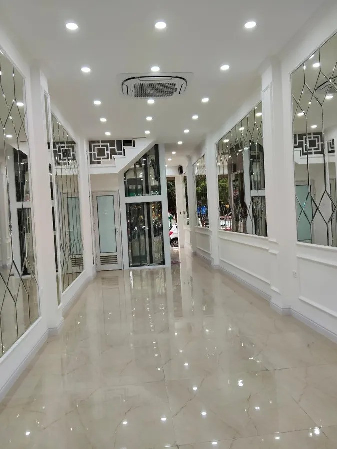 BÁN NHÀ MẶT PHỐ CẦU GIẤY – 40M² – 5 TẦNG – THANG MÁY – 2 MẶT TIỀN – SIÊU KINH DOANH – GIÁ 29.5 TỶ