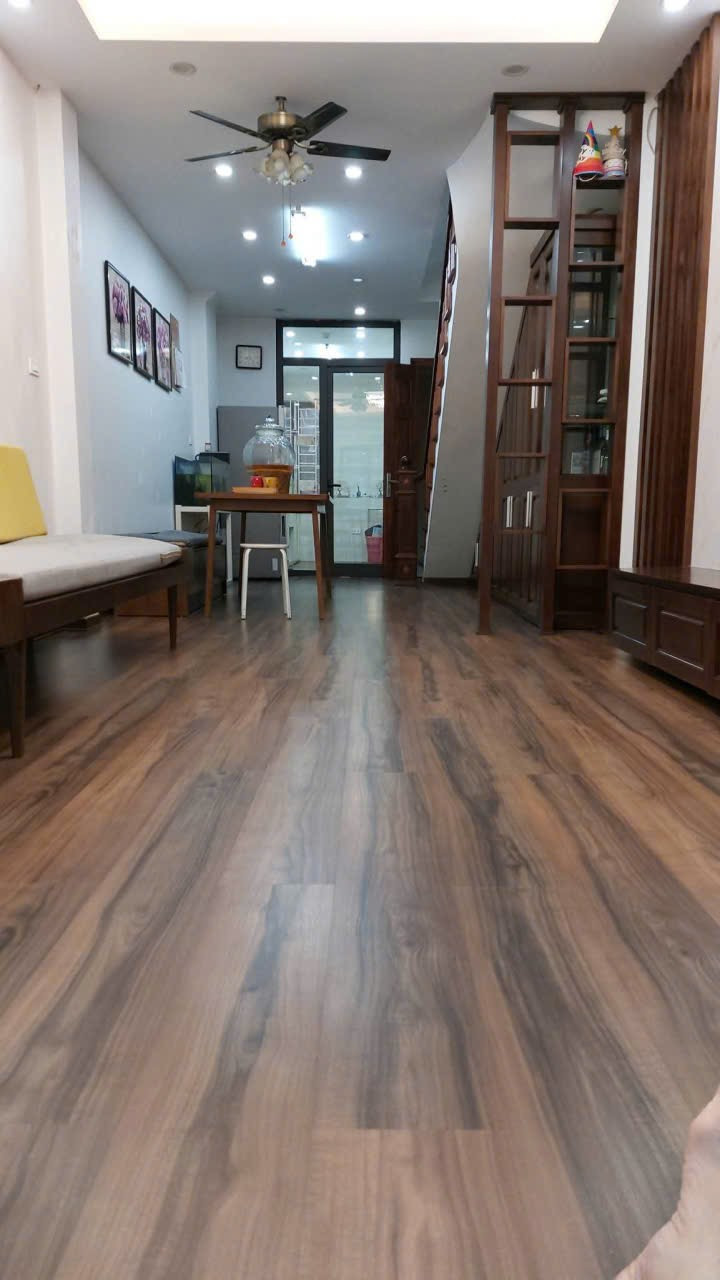 Cho Thuê Nhà Cầu Giấy 50M² 5 Tầng 5 Ngủ - Full Đồ - Ô Tô Đỗ Cửa - Giá Thuê 25tr