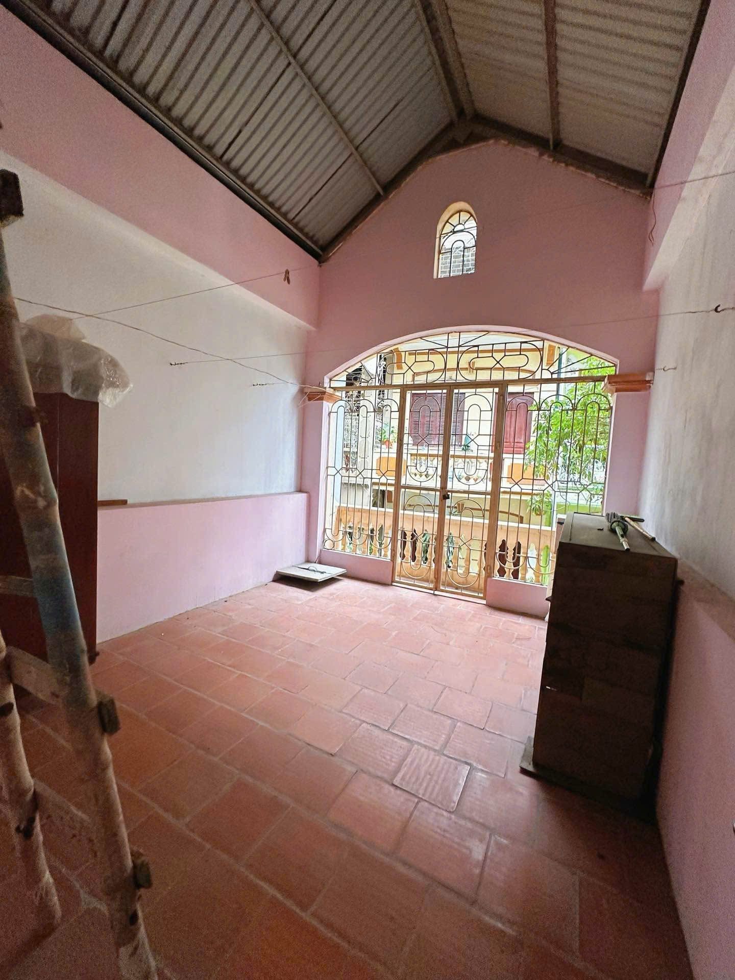 Hiếm! Nhà đẹp Cầu Giấy 5 tầng , hơn 50m2,chỉ 12 tỷ, ngõ thông, kinh doanh tốt.