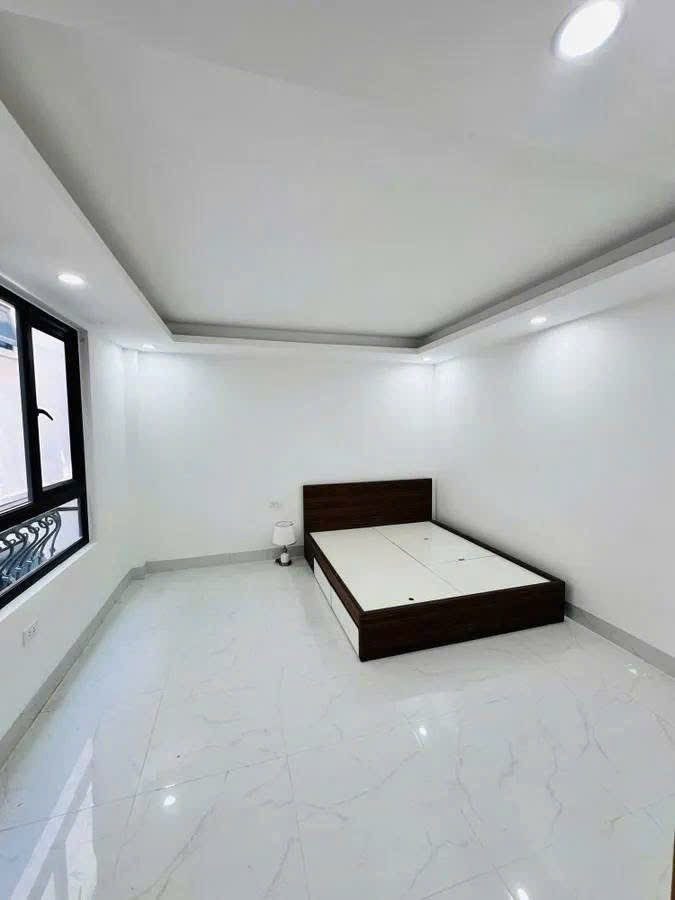 Bán Nhà riêng 28m2 có sẵn 28 m2 thổ cư giá 7.7 tỷ tại Đường Cầu Giấy Phường Dịch Vọng Quận Cầu Giấy Hà Nội